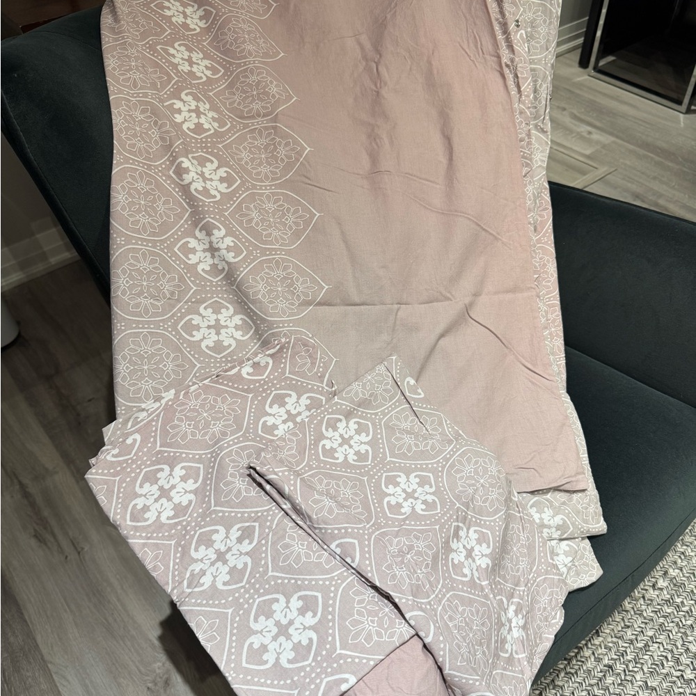 Pink and White Patterned Queen Size Duvet and 2 standard pillow cases, IKEA